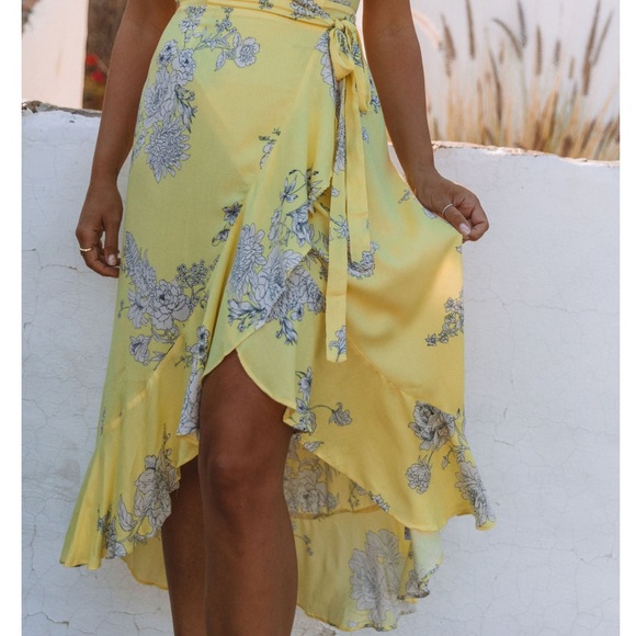 Vici Dolls - Honey Grove High Low Wrap Maci Dress (Yellow Floral) - Picture 6 of 6